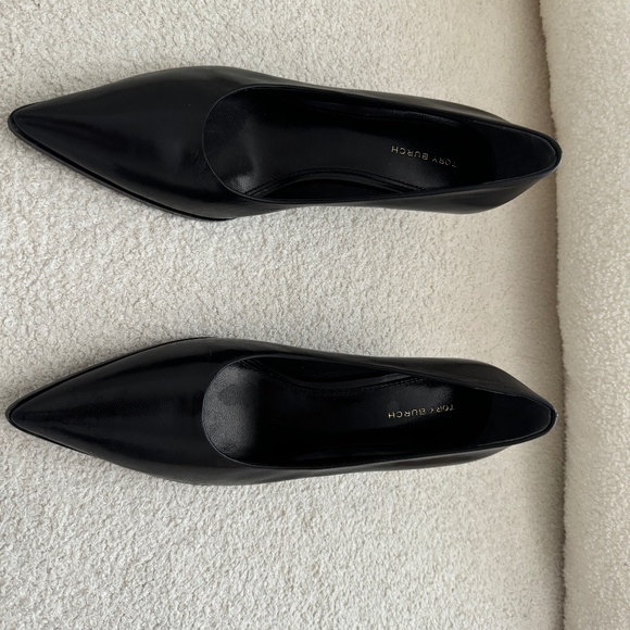 Tory Burch Iconic Pointed Toe Pump - Picture 1 of 4